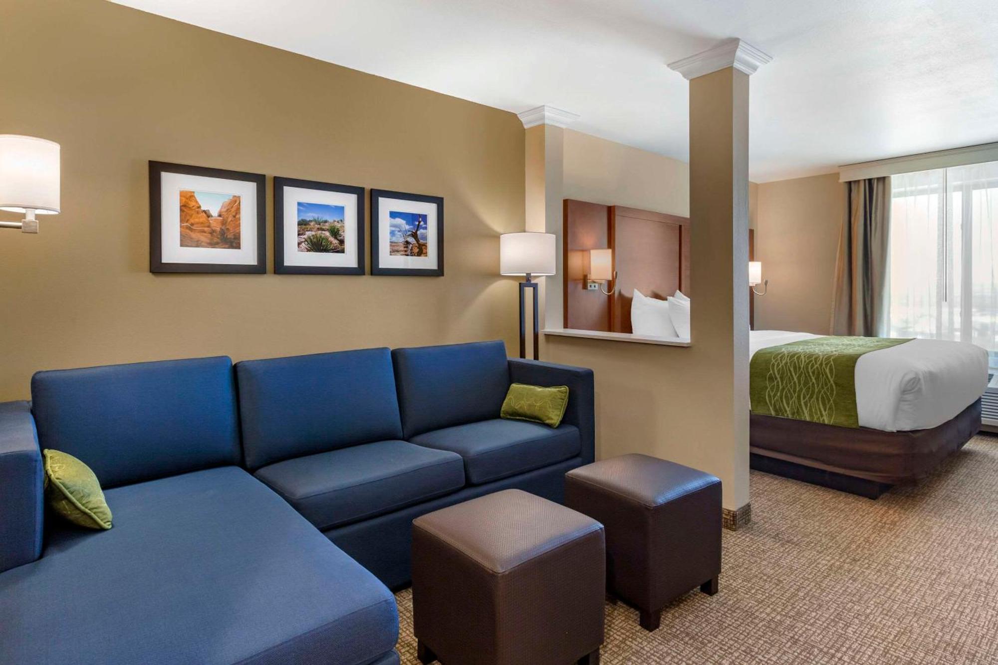 Comfort Suites Albuquerque Airport Экстерьер фото